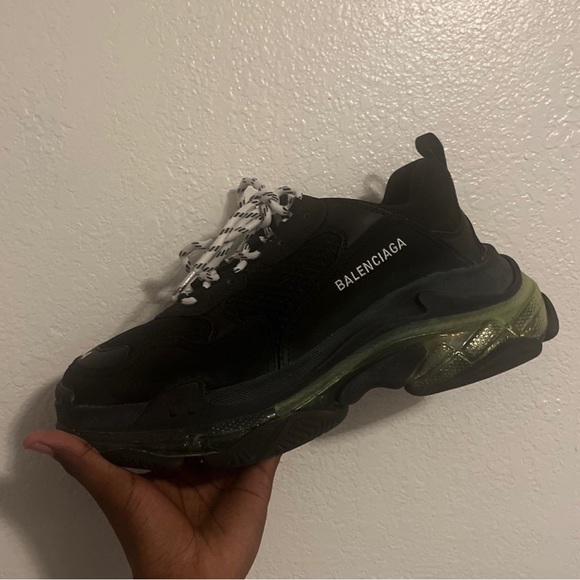 BALENCIAGA TRIPLE S - Picture 1 of 4